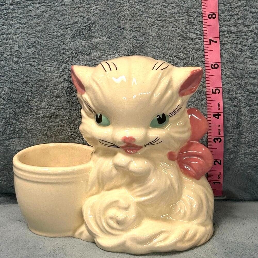 Adorable White Cat Planter HULL USA 61 MCM Excellent Condition